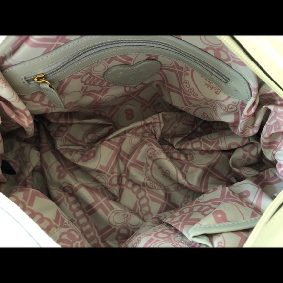 BOBBI BY SHARIF Cream Genuine Patent Leather Hobo - Picture 5 of 5